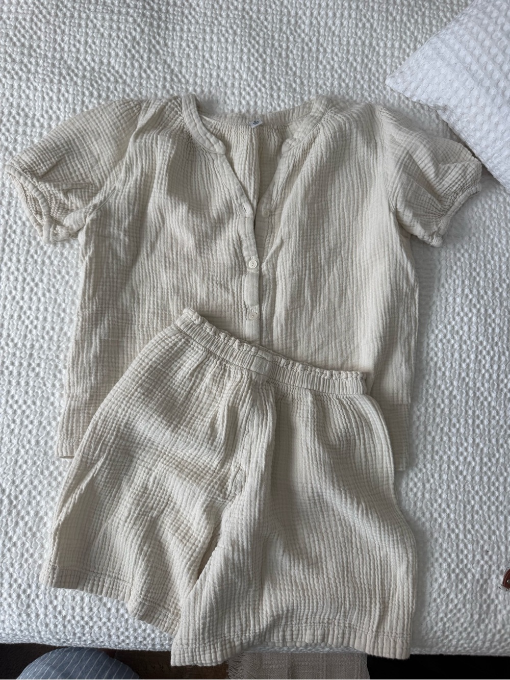 Uniqlo Cream Gauze Button-Front Top and Elastic Waist Shorts Set